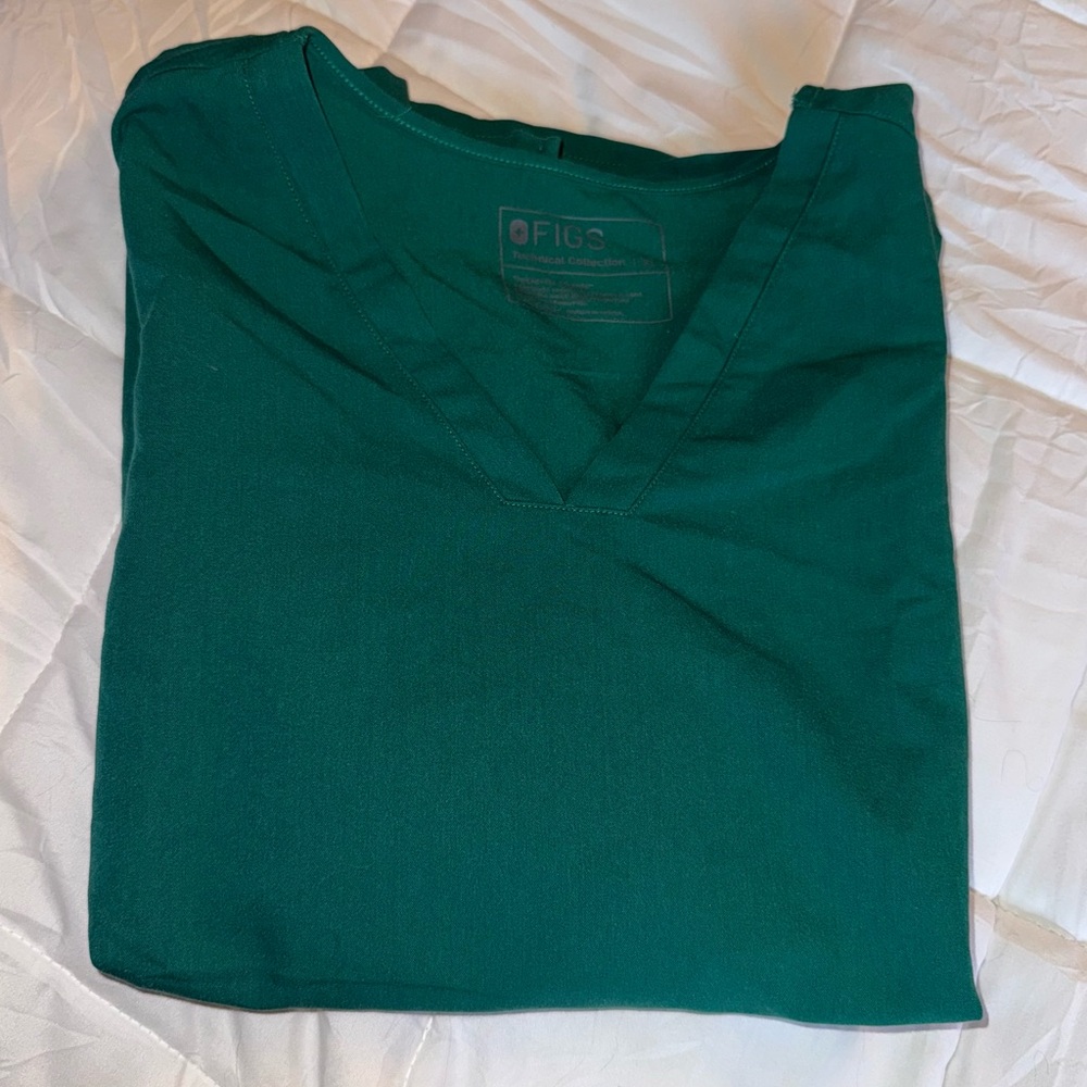 Figs Women's Scrub Top in green